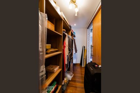 Casa à venda com 225m², 3 quartos e 2 vagasCloset da Suíte