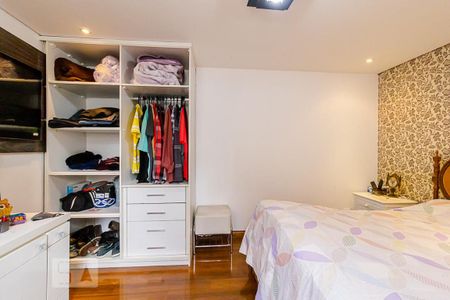 Casa à venda com 225m², 3 quartos e 2 vagasSuíte