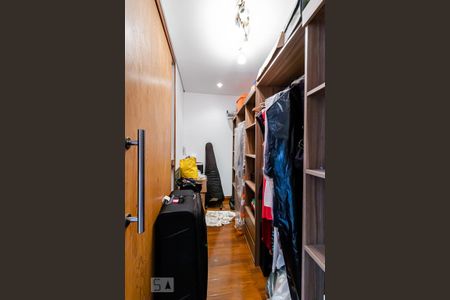 Casa à venda com 225m², 3 quartos e 2 vagasCloset da Suíte