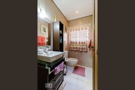 Casa à venda com 225m², 3 quartos e 2 vagasBanheiro