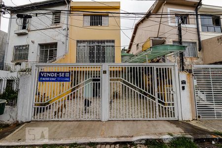 Casa à venda com 225m², 3 quartos e 2 vagasFachada
