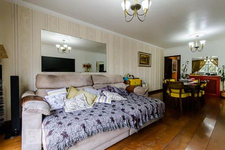 Casa à venda com 225m², 3 quartos e 2 vagasSala