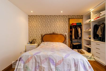 Casa à venda com 225m², 3 quartos e 2 vagasSuíte