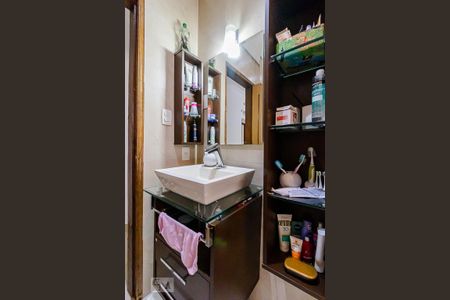 Casa à venda com 225m², 3 quartos e 2 vagasBanheiro