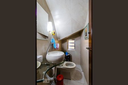 Casa à venda com 225m², 3 quartos e 2 vagasLavabo