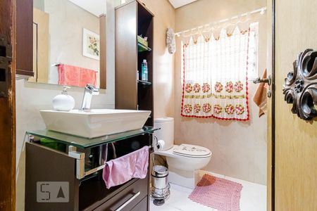 Casa à venda com 225m², 3 quartos e 2 vagasBanheiro