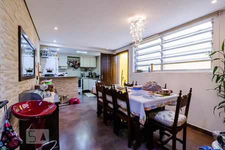 Casa à venda com 225m², 3 quartos e 2 vagasCopa