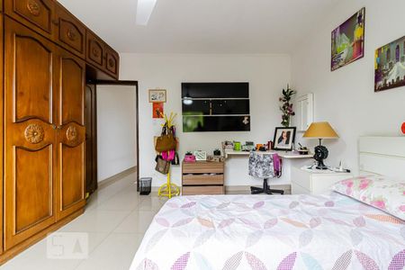 Casa à venda com 225m², 3 quartos e 2 vagasQuarto 1