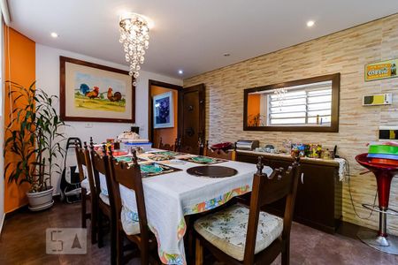 Casa à venda com 225m², 3 quartos e 2 vagasCopa