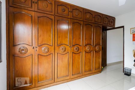 Casa à venda com 225m², 3 quartos e 2 vagasQuarto 1