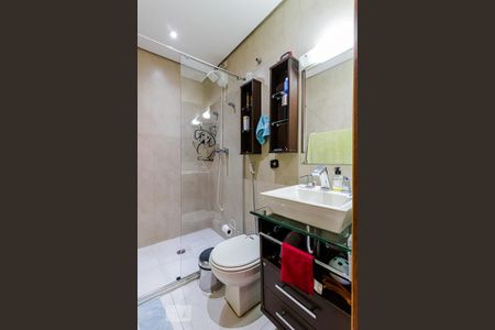 Casa à venda com 225m², 3 quartos e 2 vagasBanheiro da Suíte