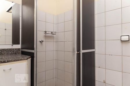 Banheiro da Suíte de casa para alugar com 3 quartos, 170m² em Saraiva, Uberlândia