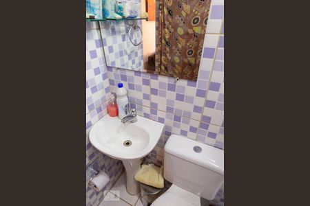 Casa à venda com 165m², 2 quartos e 1 vagaBanheiro Social