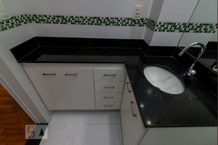 Apartamento à venda com 64m², 2 quartos e sem vagaBanheiro