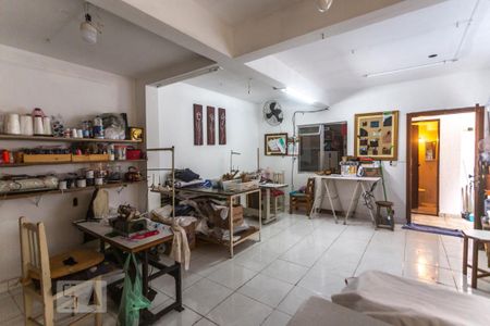 Casa à venda com 260m², 4 quartos e 4 vagasSalão