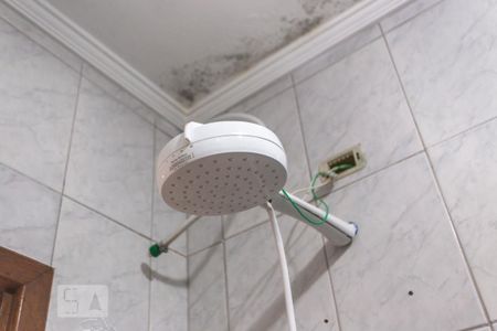 Casa à venda com 260m², 4 quartos e 4 vagasChuveiro