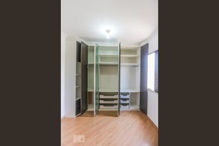 Apartamento à venda com 56m², 2 quartos e 1 vagaQuarto 2 Armarios