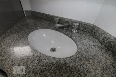 Apartamento à venda com 82m², 3 quartos e 1 vagaBanheiro da Suíte - pia