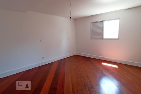 Casa de condomínio à venda com 488m², 4 quartos e 5 vagas Casa de condomínio à venda com 488m², 4 quartos e 5 vagasSuíte 3