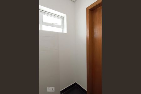 Casa de condomínio à venda com 488m², 4 quartos e 5 vagas Casa de condomínio à venda com 488m², 4 quartos e 5 vagasBanheiro suíte