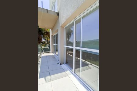 Casa de condomínio à venda com 488m², 4 quartos e 5 vagas Casa de condomínio à venda com 488m², 4 quartos e 5 vagasVaranda sala