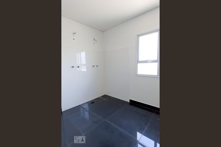 Casa de condomínio à venda com 488m², 4 quartos e 5 vagas Casa de condomínio à venda com 488m², 4 quartos e 5 vagasBanheiro suíte master