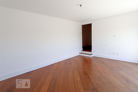 Casa de condomínio à venda com 488m², 4 quartos e 5 vagas Casa de condomínio à venda com 488m², 4 quartos e 5 vagasSuíte master