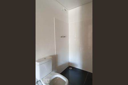 Casa de condomínio à venda com 488m², 4 quartos e 5 vagas Casa de condomínio à venda com 488m², 4 quartos e 5 vagasBanheiro suíte 2