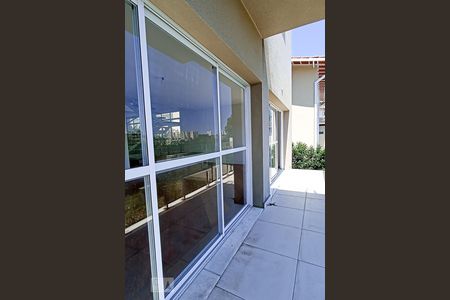 Casa de condomínio à venda com 488m², 4 quartos e 5 vagas Casa de condomínio à venda com 488m², 4 quartos e 5 vagasVaranda sala