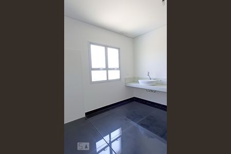 Casa de condomínio à venda com 488m², 4 quartos e 5 vagas Casa de condomínio à venda com 488m², 4 quartos e 5 vagasBanheiro suíte master