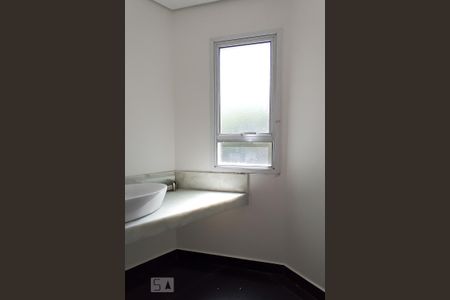 Casa de condomínio à venda com 488m², 4 quartos e 5 vagas Casa de condomínio à venda com 488m², 4 quartos e 5 vagasBanheiro