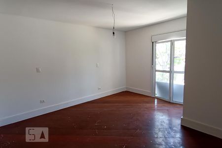 Casa de condomínio à venda com 488m², 4 quartos e 5 vagas Casa de condomínio à venda com 488m², 4 quartos e 5 vagasSuíte 2