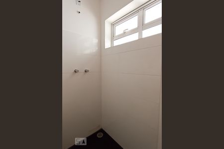 Casa de condomínio à venda com 488m², 4 quartos e 5 vagas Casa de condomínio à venda com 488m², 4 quartos e 5 vagasBanheiro suíte