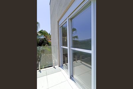 Casa de condomínio à venda com 488m², 4 quartos e 5 vagas Casa de condomínio à venda com 488m², 4 quartos e 5 vagasVaranda suíte master