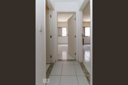 Corredor de apartamento para alugar com 2 quartos, 70m² em Cerqueira César, São Paulo