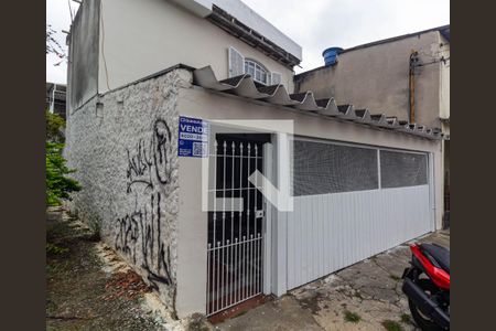 Casa à venda com 165m², 3 quartos e 2 vagas Casa à venda com 165m², 3 quartos e 2 vagasFachada