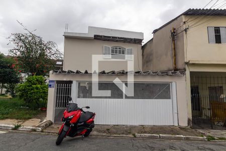 Casa à venda com 165m², 3 quartos e 2 vagas Casa à venda com 165m², 3 quartos e 2 vagasFachada