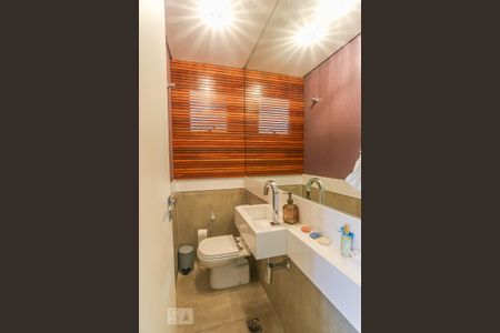 Apartamento à venda com 130m², 2 quartos e 3 vagasLavabo