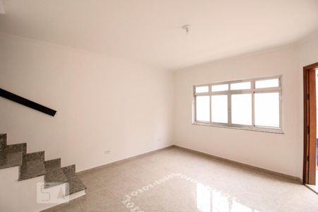 Sala de casa de condomínio para alugar com 2 quartos, 80m² em Piqueri, São Paulo