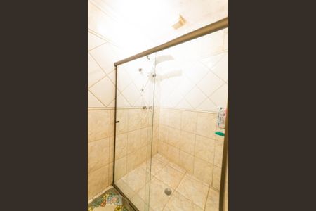 Casa à venda com 211m², 3 quartos e 3 vagas Casa à venda com 211m², 3 quartos e 3 vagasBanheiro da Suíte 2