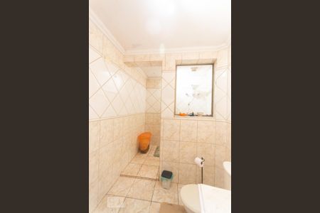 Casa à venda com 211m², 3 quartos e 3 vagas Casa à venda com 211m², 3 quartos e 3 vagasBanheiro da Suíte 2