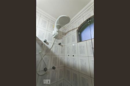 Casa à venda com 211m², 3 quartos e 3 vagas Casa à venda com 211m², 3 quartos e 3 vagasBanheiro da Suíte 1