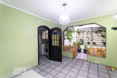 Casa à venda com 211m², 3 quartos e 3 vagas Casa à venda com 211m², 3 quartos e 3 vagasQuintal