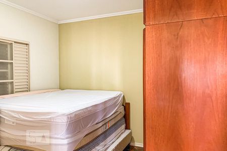 Casa à venda com 261m², 4 quartos e 6 vagas Casa à venda com 261m², 4 quartos e 6 vagasQuarto 4