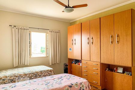 Casa à venda com 261m², 4 quartos e 6 vagas Casa à venda com 261m², 4 quartos e 6 vagasQuarto 3