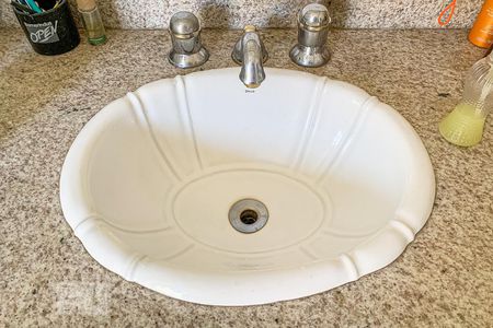 Casa à venda com 261m², 4 quartos e 6 vagas Casa à venda com 261m², 4 quartos e 6 vagasBanheiro do Quarto 1