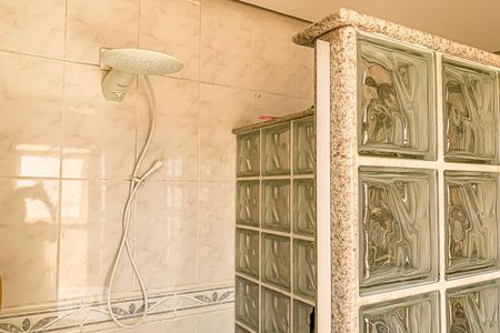 Casa à venda com 261m², 4 quartos e 6 vagas Casa à venda com 261m², 4 quartos e 6 vagasBanheiro do Quarto 1