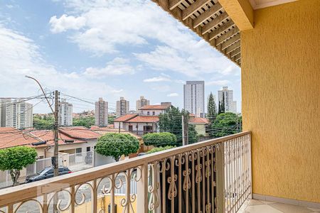 Casa à venda com 261m², 4 quartos e 6 vagas Casa à venda com 261m², 4 quartos e 6 vagasSacada