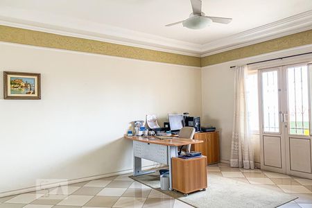 Casa à venda com 261m², 4 quartos e 6 vagas Casa à venda com 261m², 4 quartos e 6 vagasMezanino