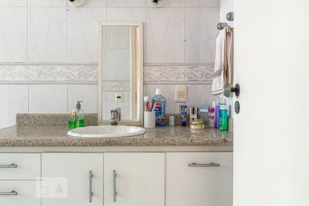 Casa à venda com 261m², 4 quartos e 6 vagas Casa à venda com 261m², 4 quartos e 6 vagasBanheiro do Quarto 3